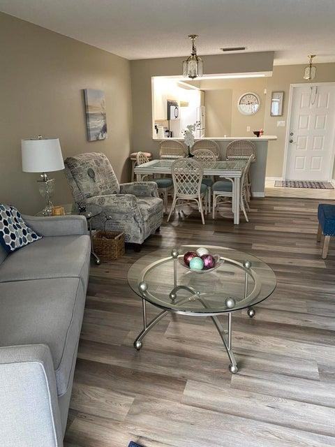 1099 Country Club Dr - Photo 2 of 13