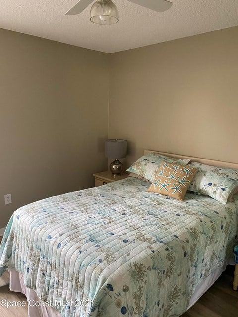 1099 Country Club Dr - Photo 6 of 13