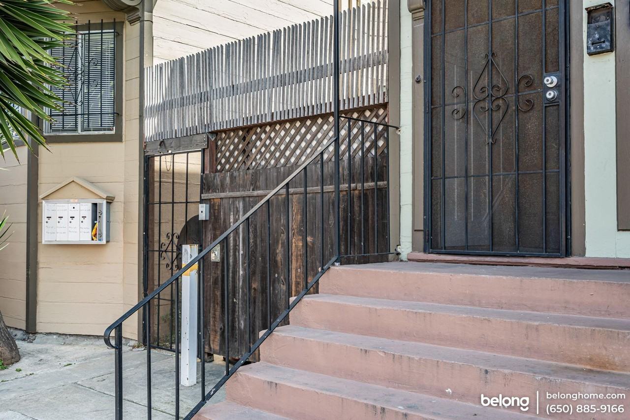 1212 13th Ave - Photo 2 of 20