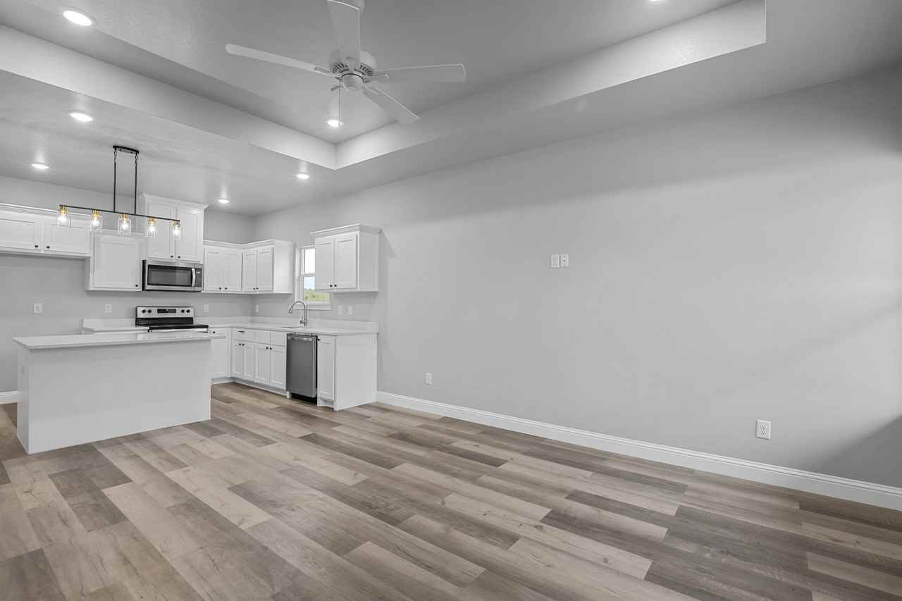 2704 Jones St #A - Photo 3 of 13