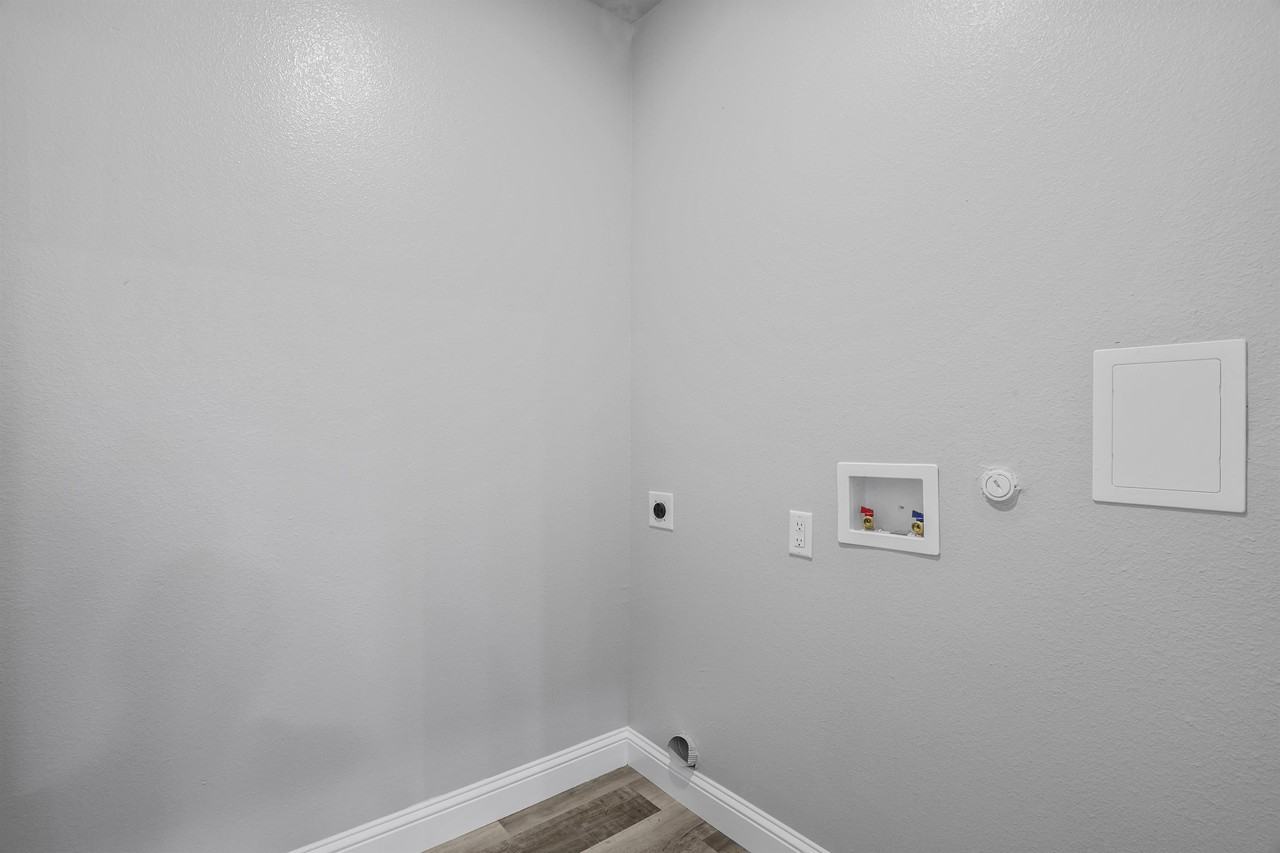 2704 Jones St #A - Photo 5 of 13