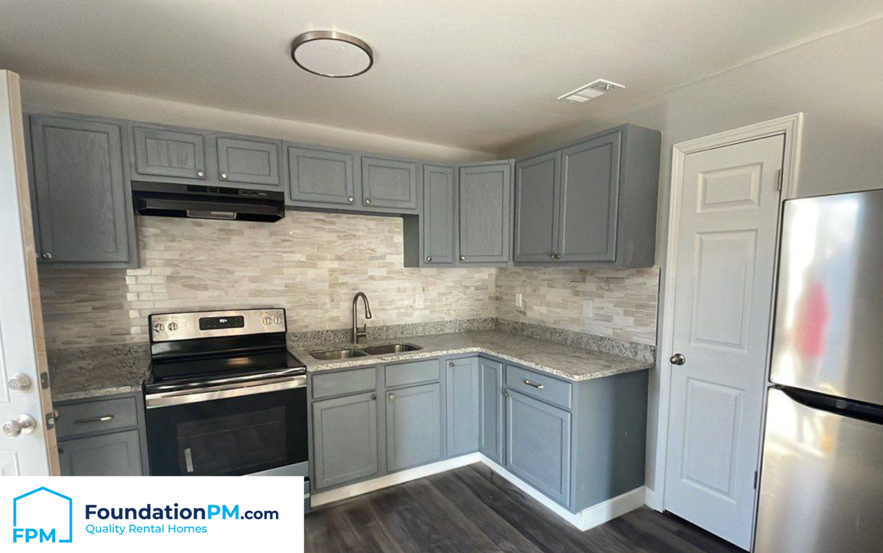 2435 Alcy Manor Ln #104 - Photo 4 of 11