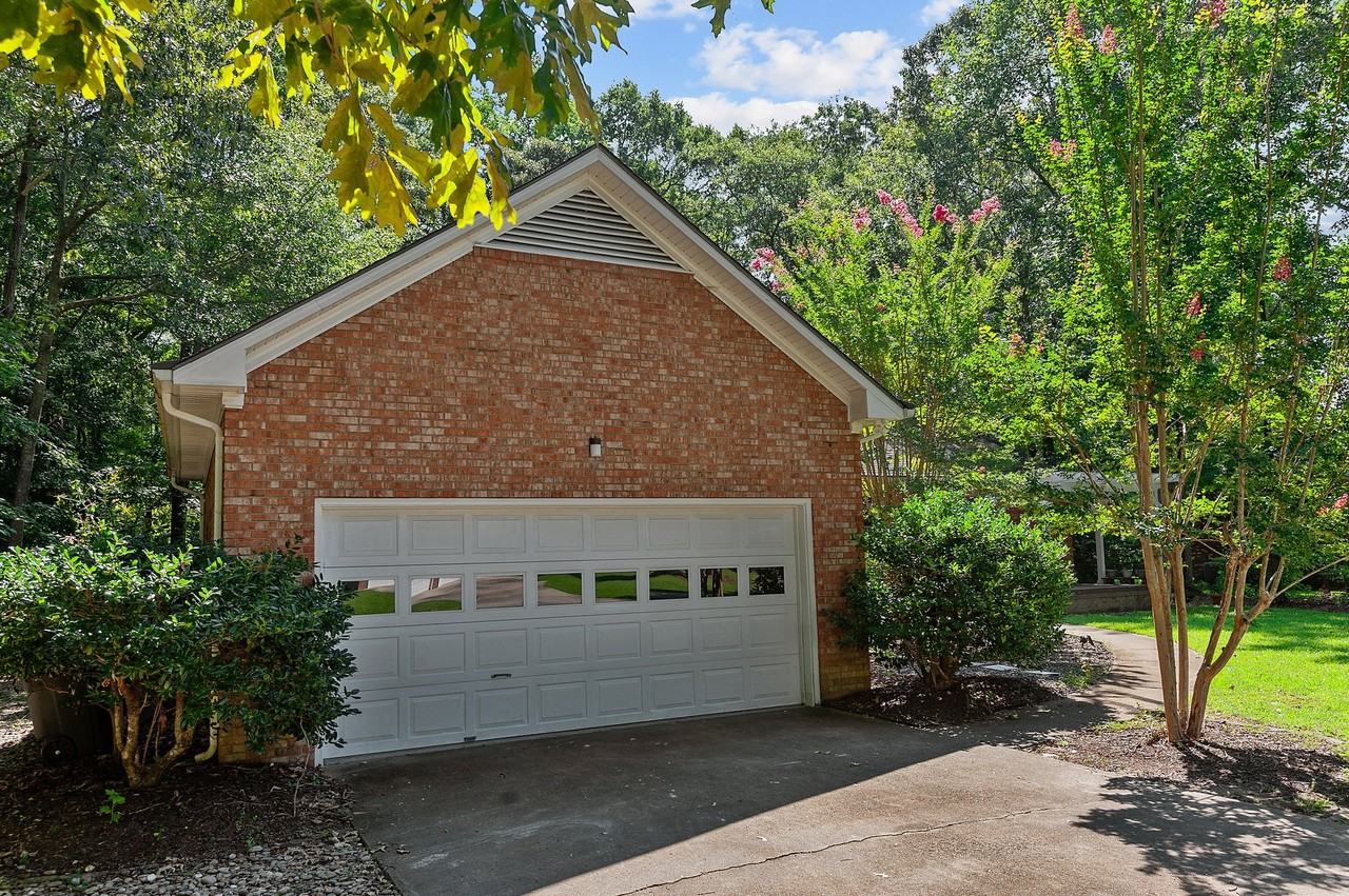 103 Knollwood Ct - Photo 2 of 50