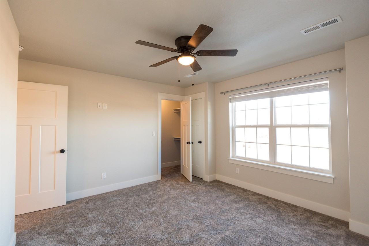 114 Stonegate Ln - Photo 4 of 11