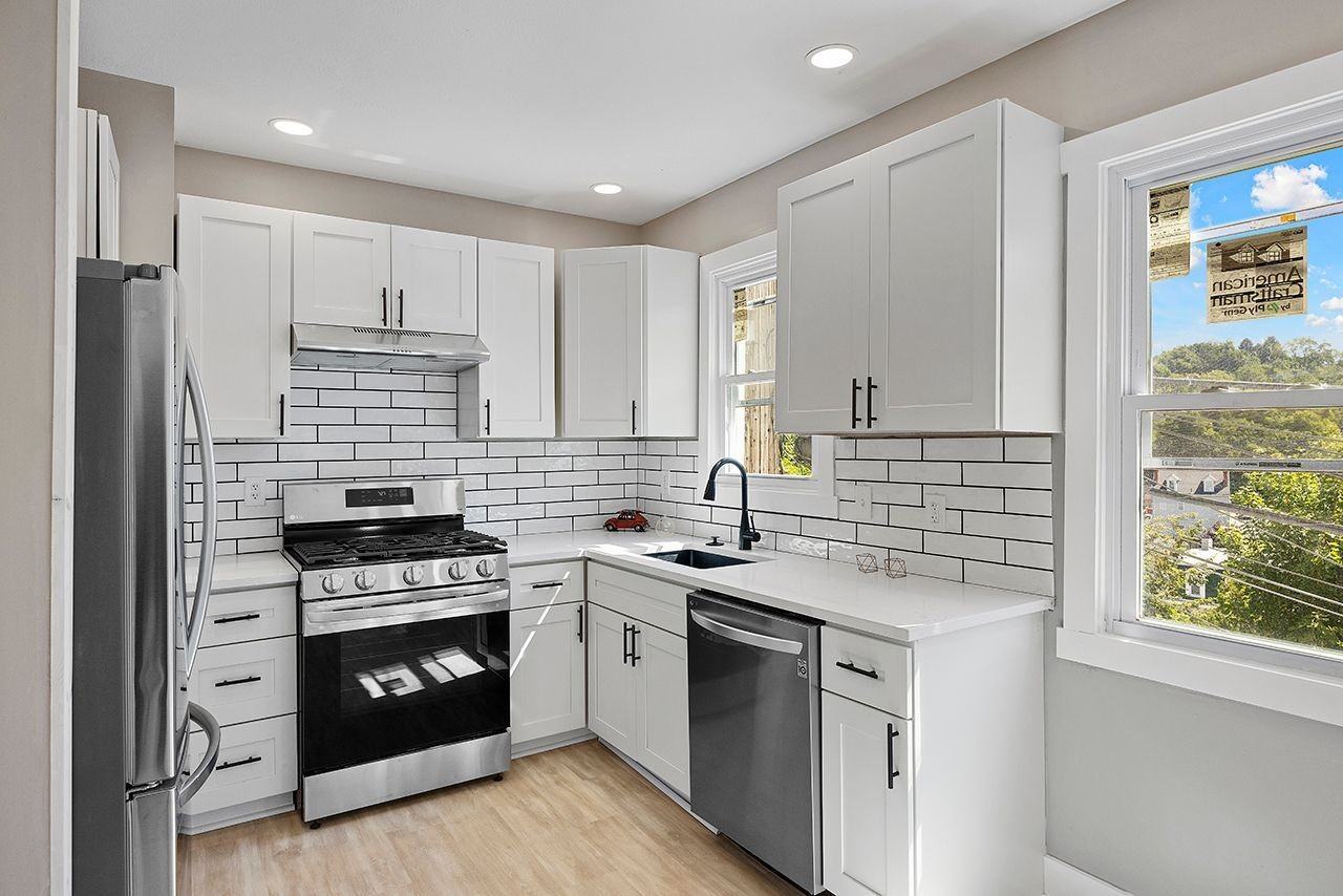 529 Spruce St - Photo 3 of 33