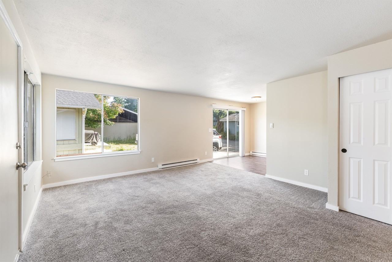 2012 N Cambrian Ave - Photo 4 of 17