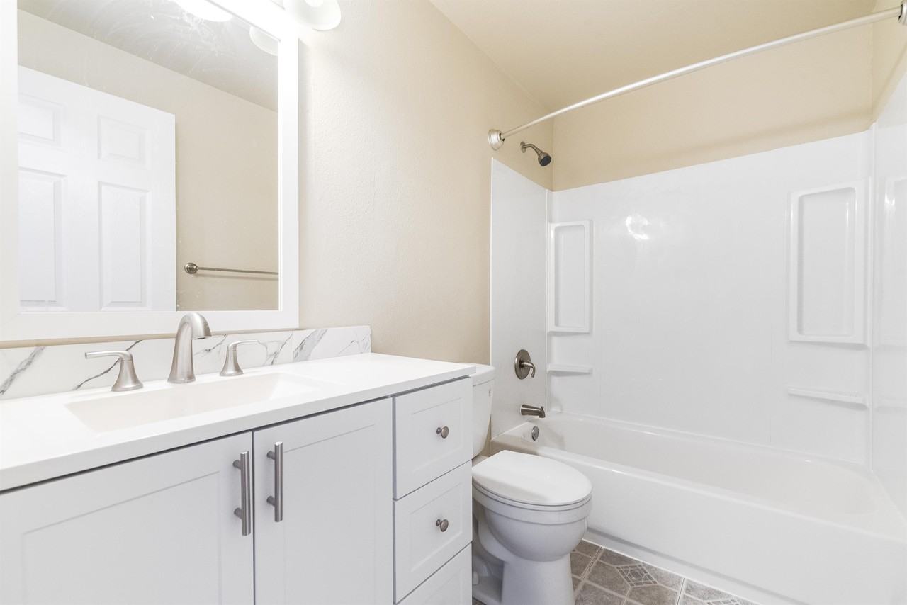 2012 N Cambrian Ave - Photo 5 of 17