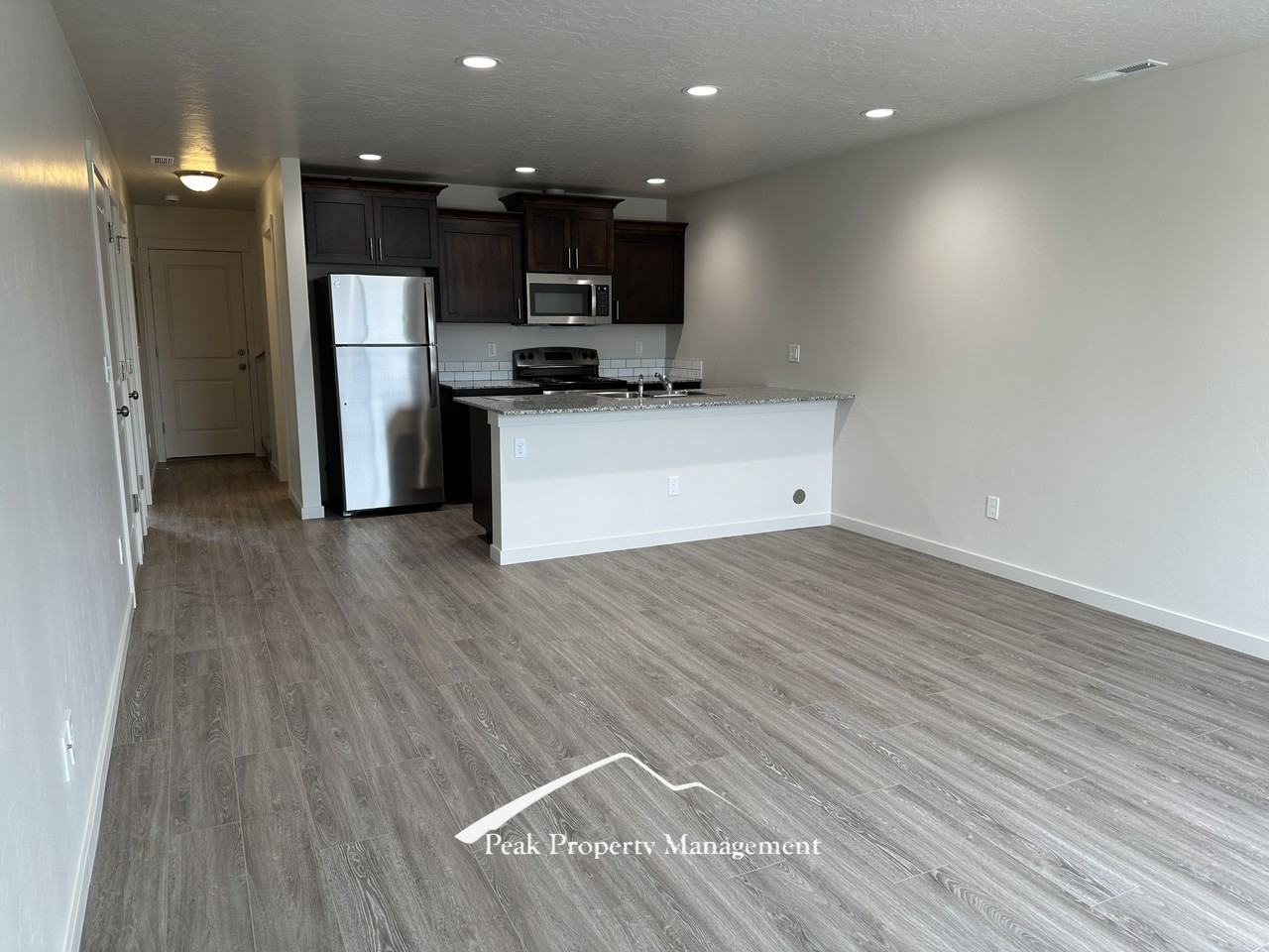 16550 N Franklin Blvd #16550 - Photo 3 of 19