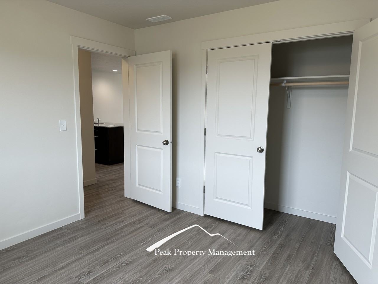 16550 N Franklin Blvd #16550 - Photo 2 of 19