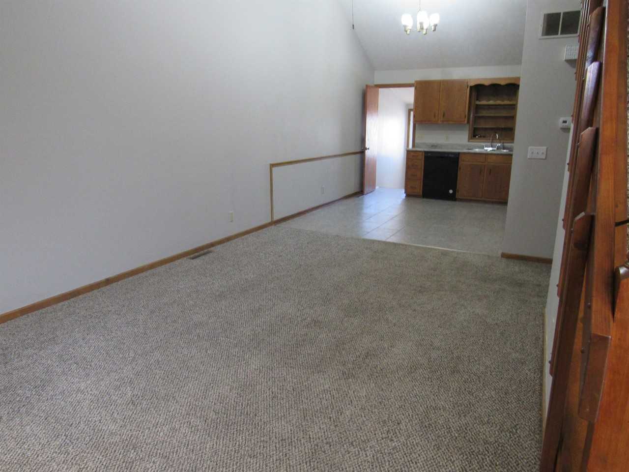 805 Meadowbrook Rd - Photo 3 of 12