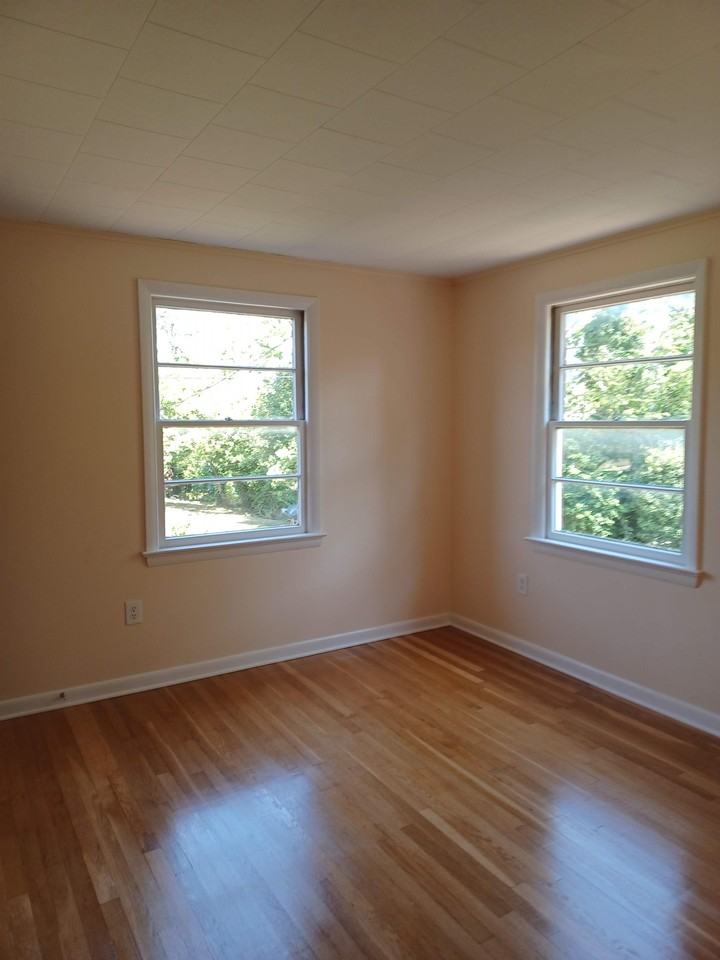 220 E Whitlock Ave #1 - Photo 3 of 15