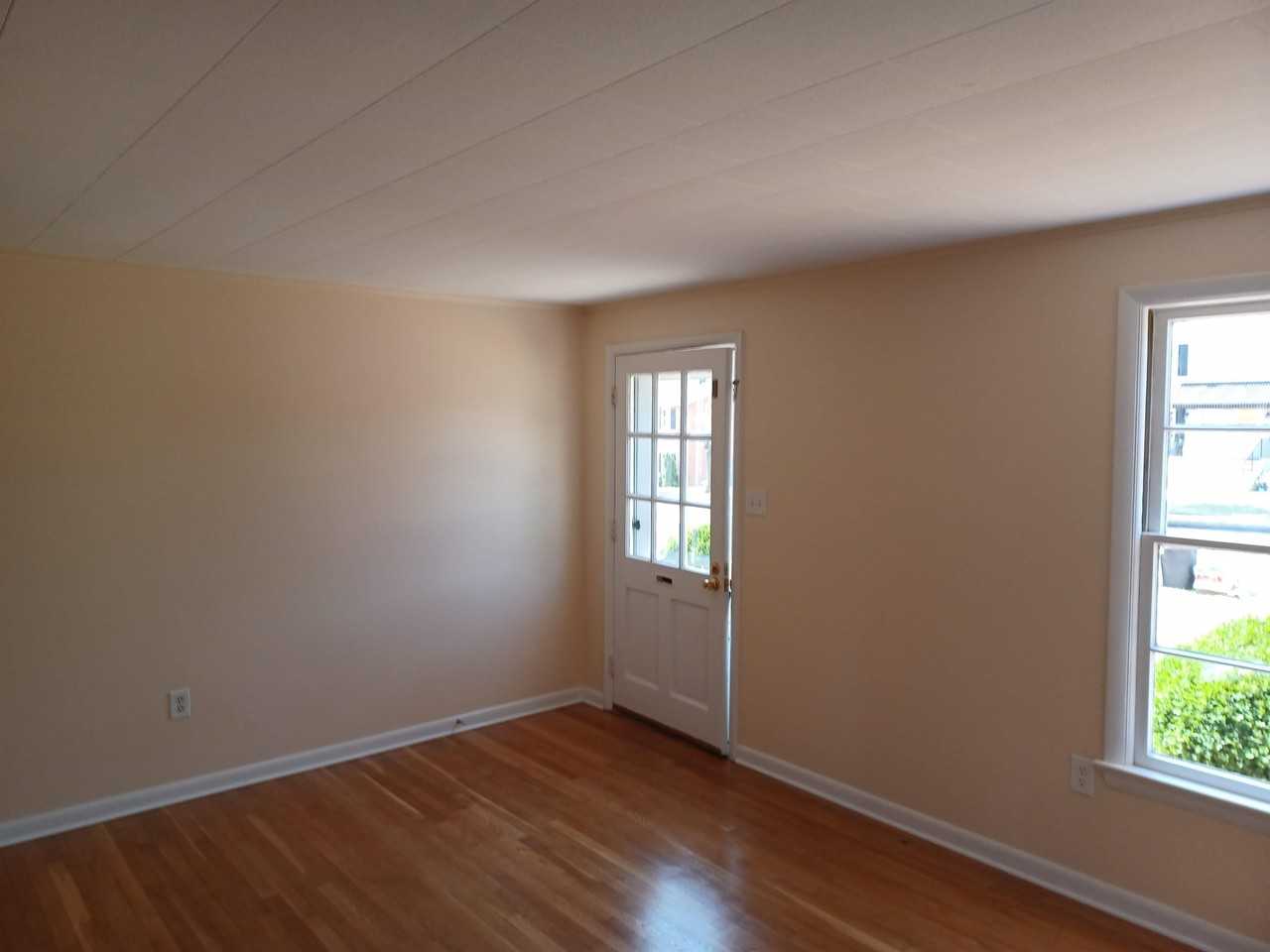 220 E Whitlock Ave #1 - Photo 4 of 15