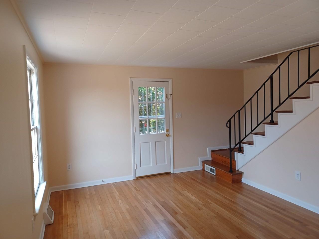 220 E Whitlock Ave #1 - Photo 6 of 15