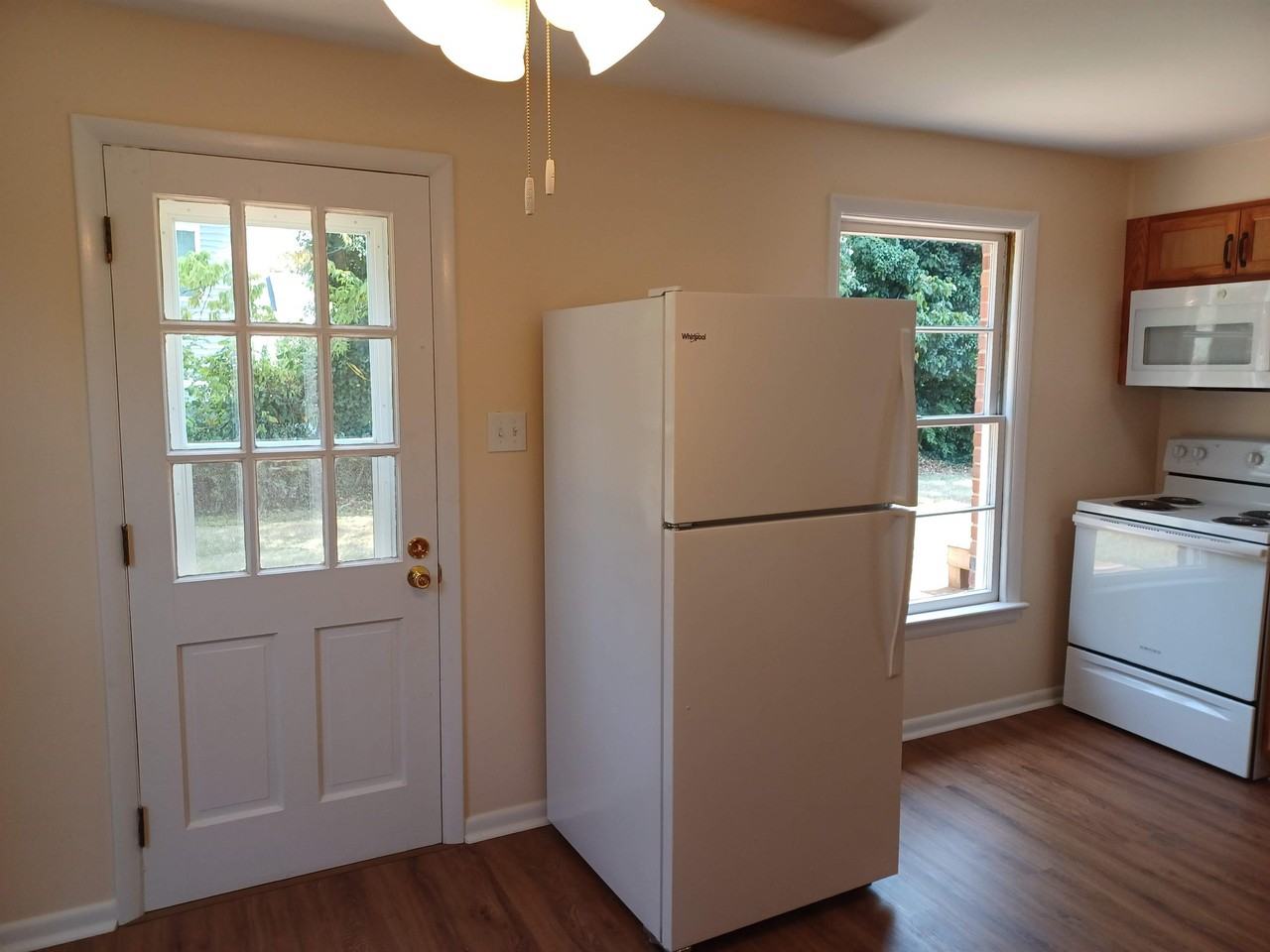 220 E Whitlock Ave #1 - Photo 4 of 15