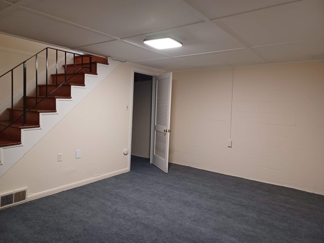 220 E Whitlock Ave #1 - Photo 3 of 15