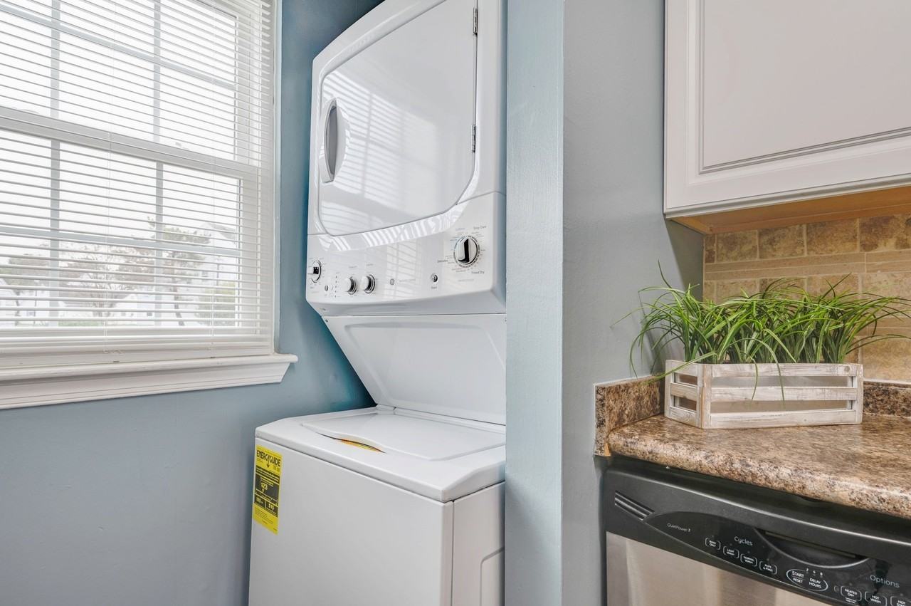 1404 Wendfield Dr #102 - Photo 2 of 35