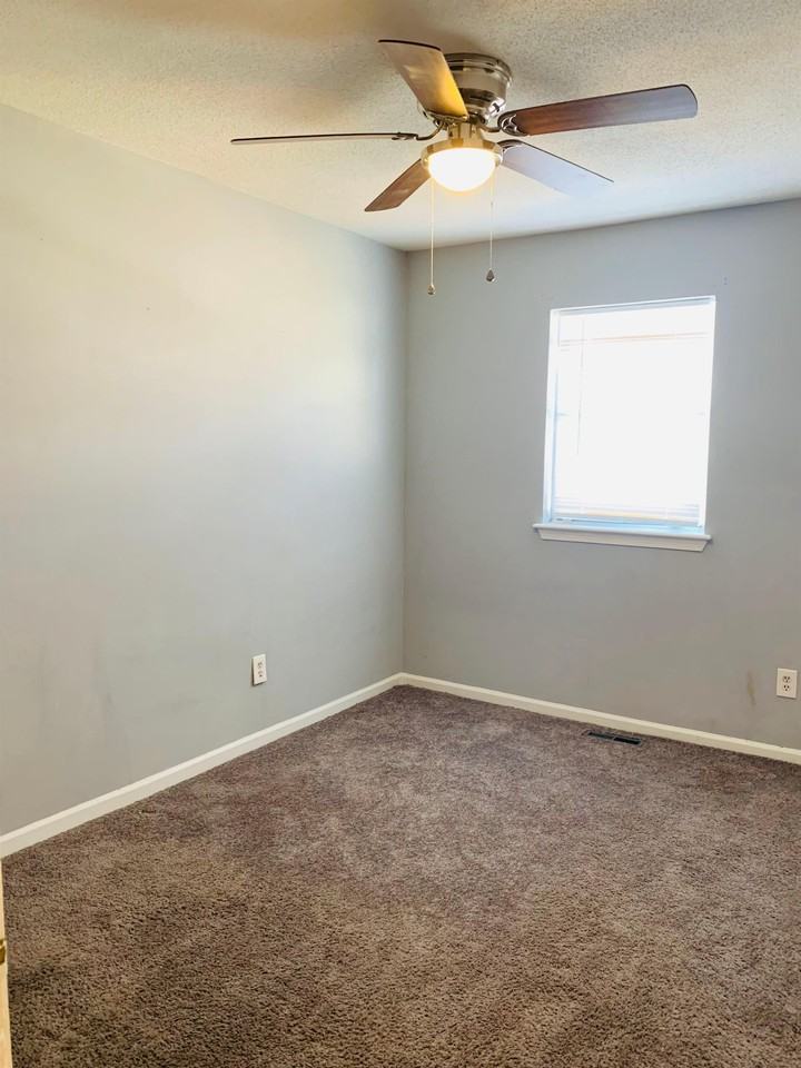 1404 Wendfield Dr #102 - Photo 3 of 35