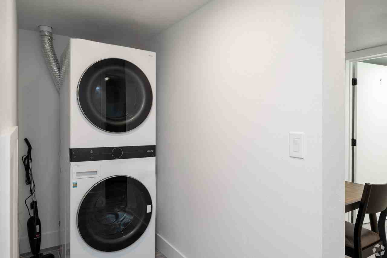 3001 Van Buren Pl - Photo 4 of 4