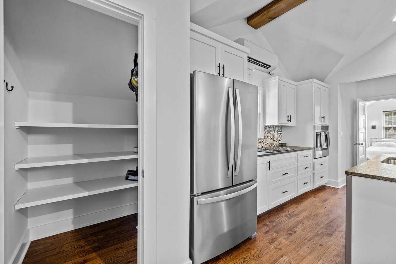 724 Walnut Ave #1 - Photo 2 of 28