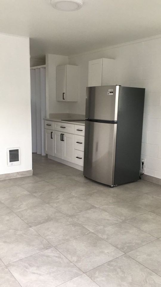 Columbia Apartments Yakima - Photo 3 of 9