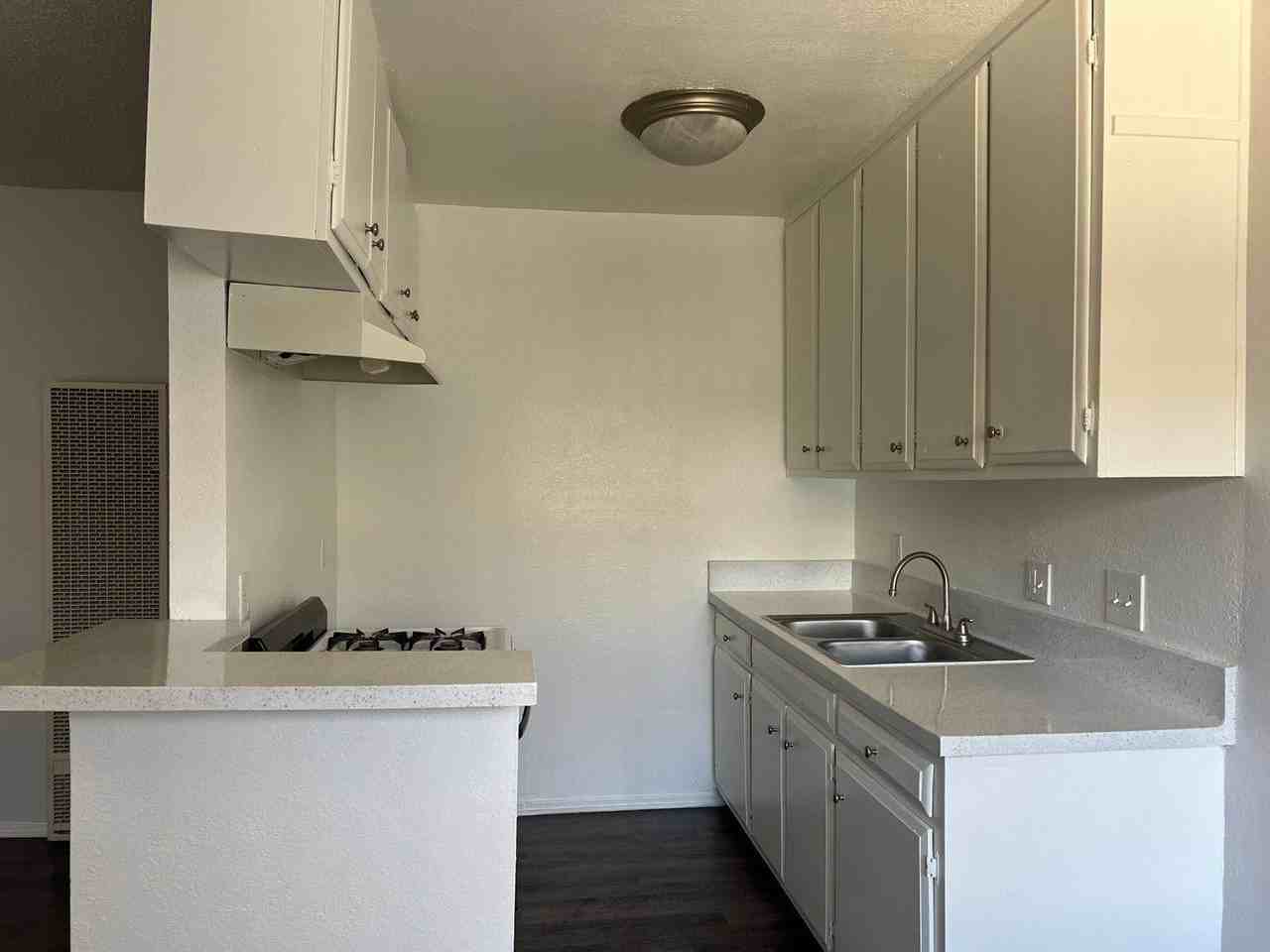 650 Glenoaks Blvd #35 - Photo 4 of 13