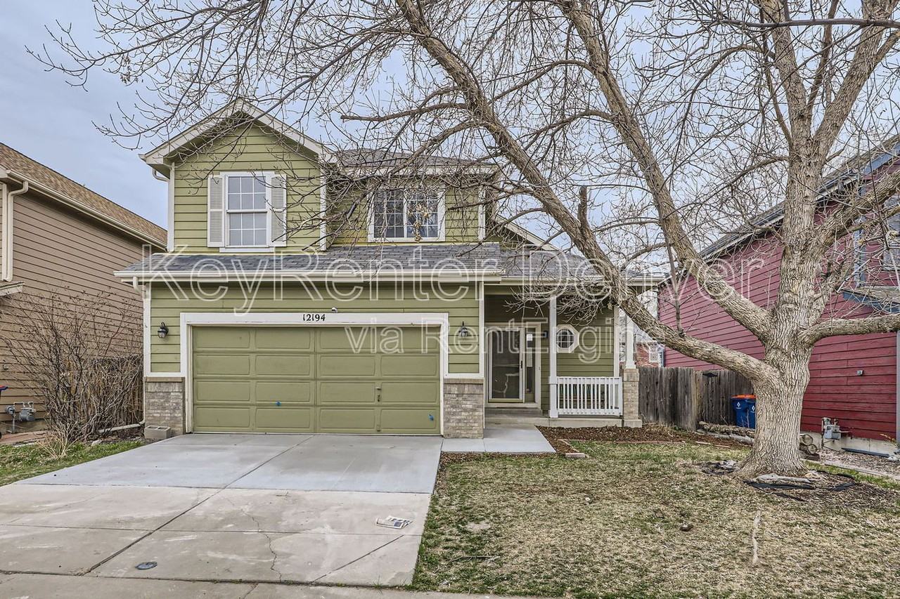 12194 Crabapple St - Photo 2 of 12