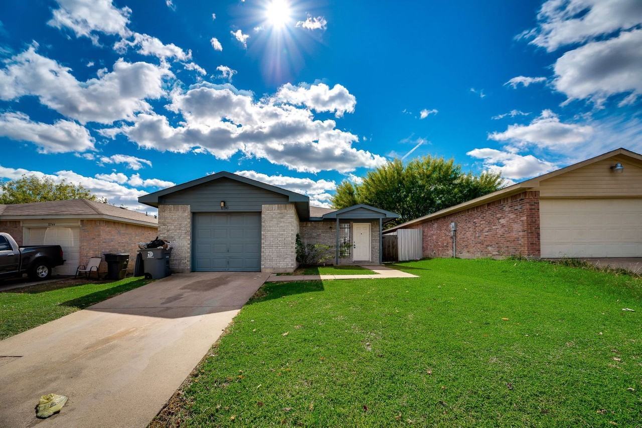 10340 Blackjack Oaks Dr - Photo 2 of 24