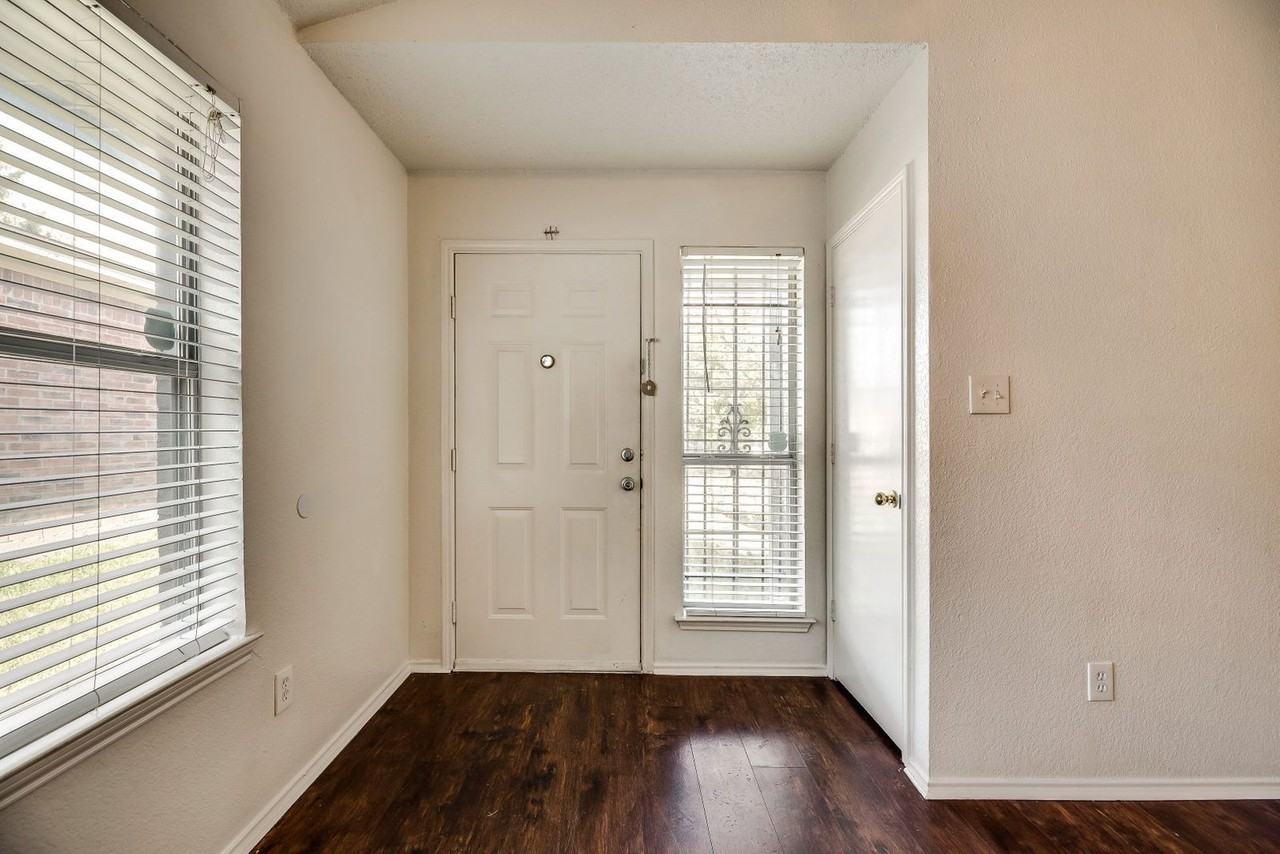 10340 Blackjack Oaks Dr - Photo 3 of 24