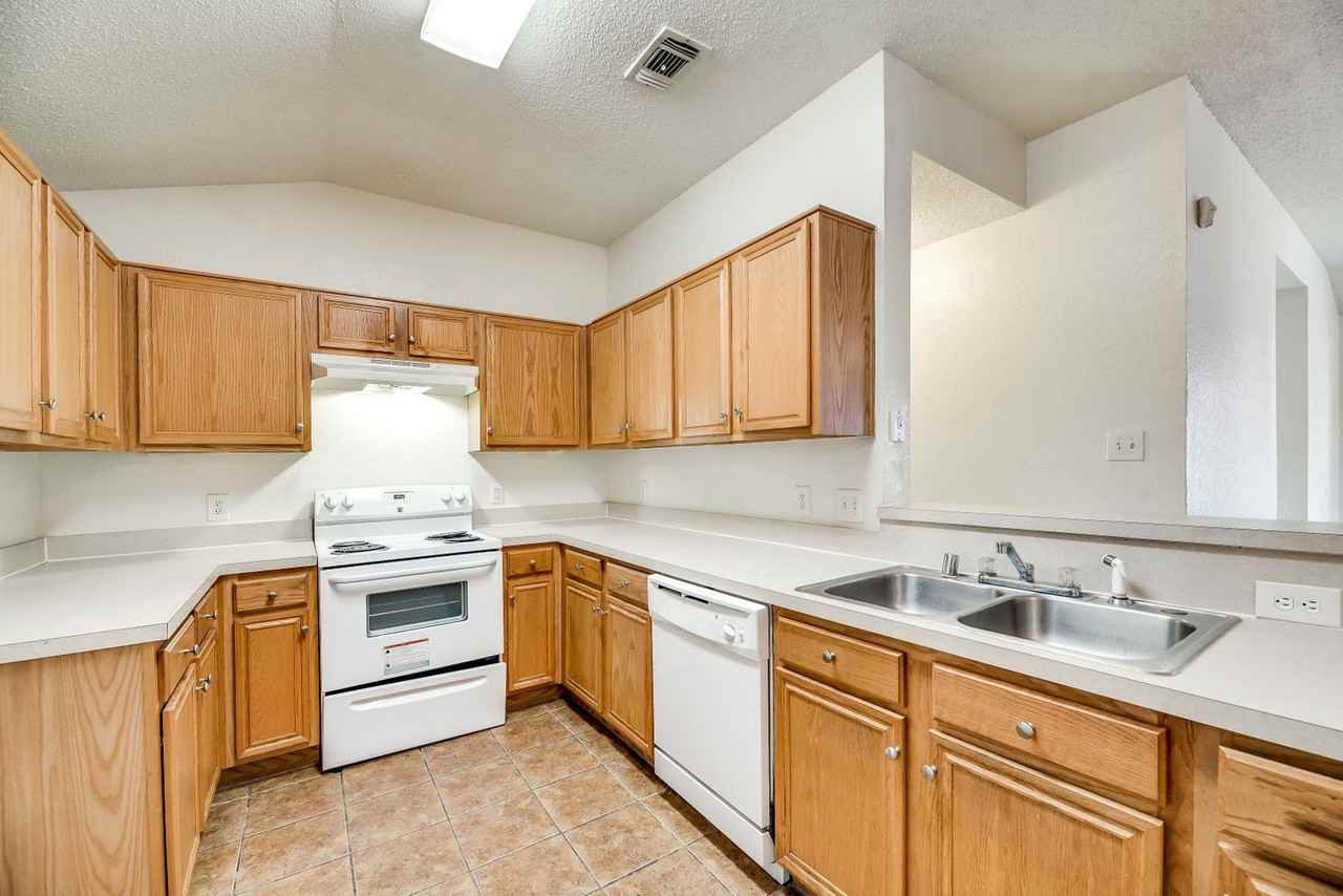 10340 Blackjack Oaks Dr - Photo 6 of 24