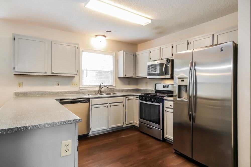 9915 Manbey Ct - Photo 6 of 17