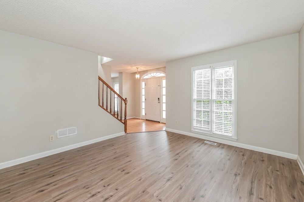 1952 Mcadoo Ct Sw - Photo 5 of 18