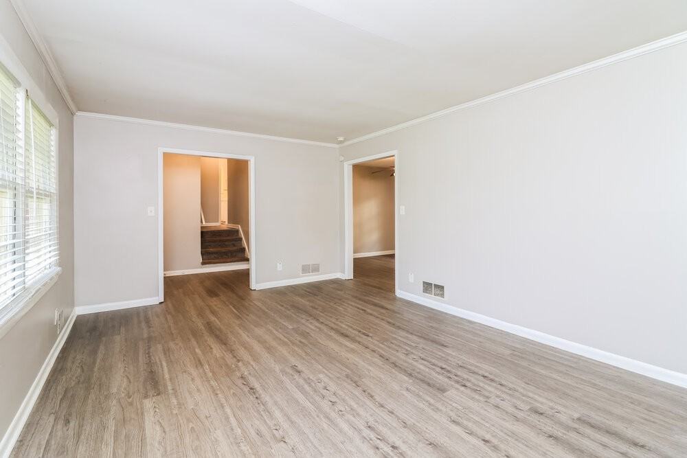 2937 Thompson Cir - Photo 7 of 18