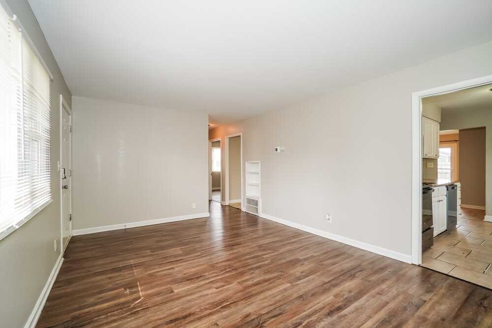 4472 Saint Ann Ln - Photo 5 of 16