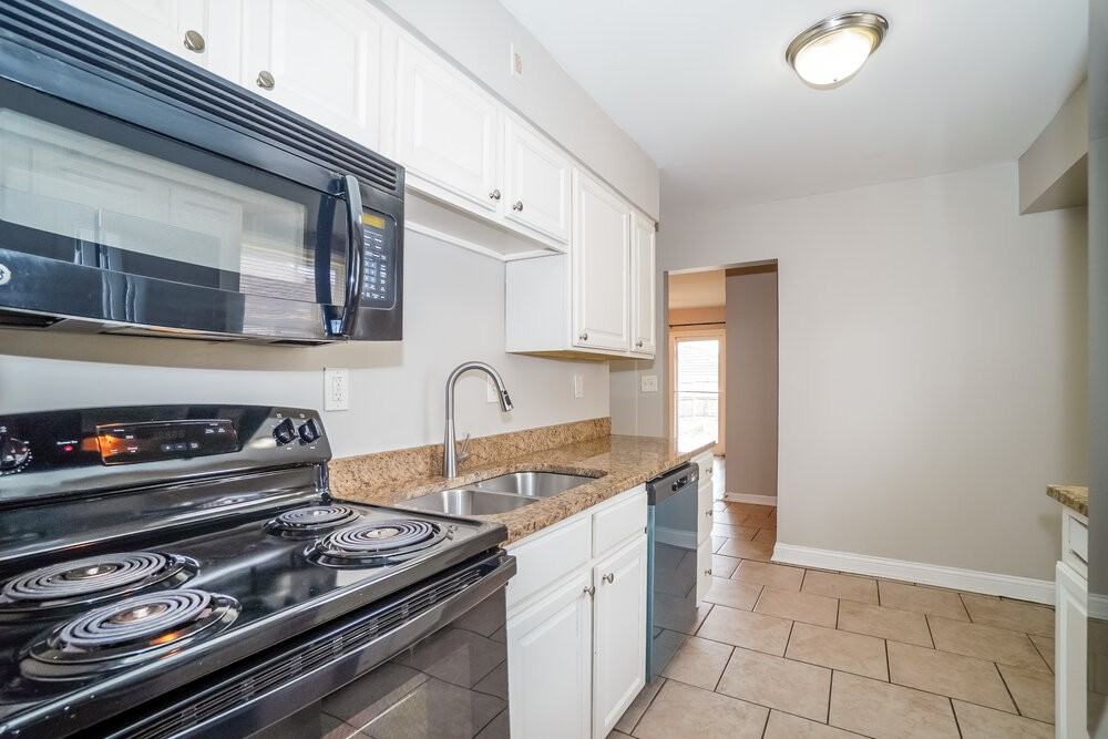 4472 Saint Ann Ln - Photo 7 of 16