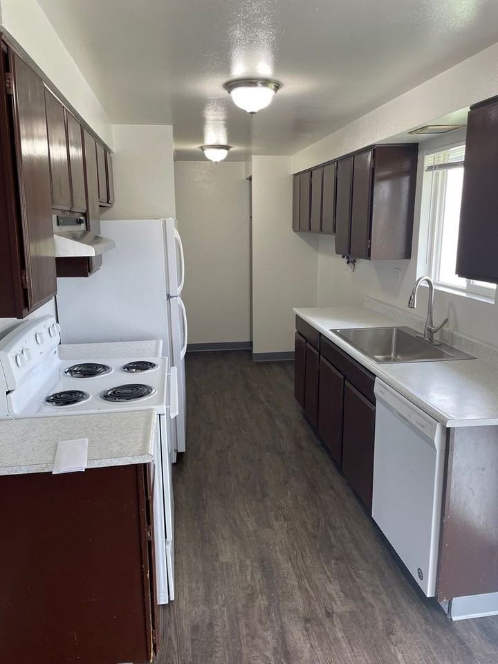 Ridgegate Apartments - Photo 5 of 10