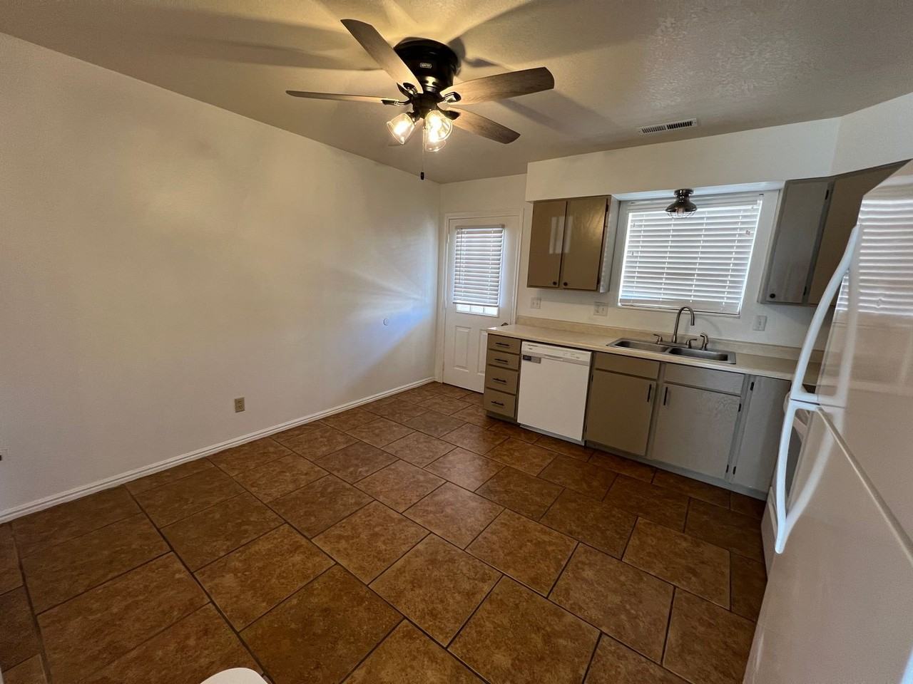 455 S 1100 E #3 - Photo 5 of 21