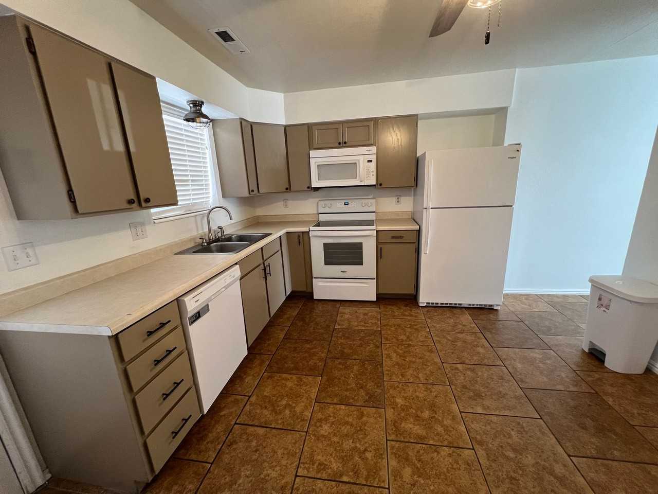 455 S 1100 E #3 - Photo 7 of 21