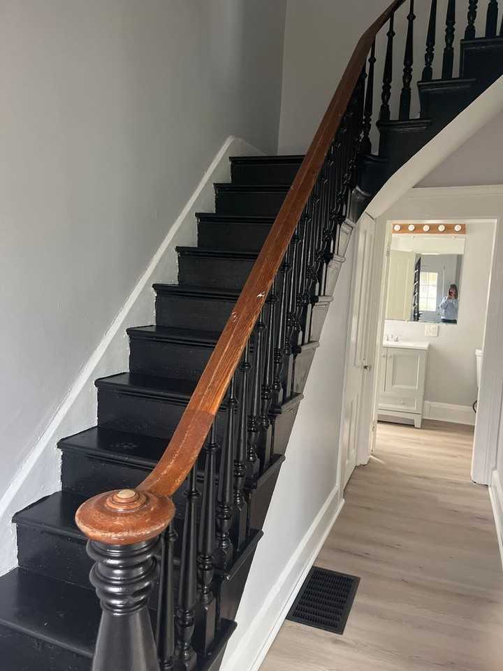 215 W Pike St - Photo 3 of 13