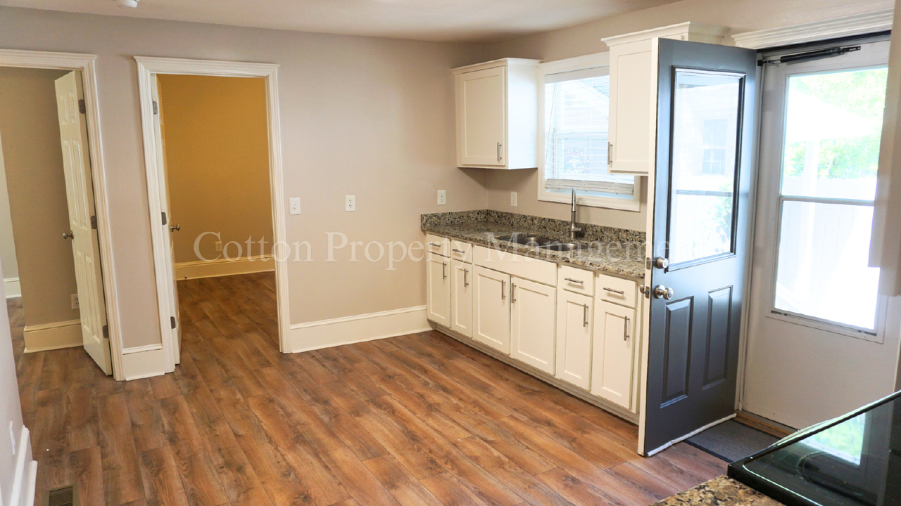 605 Harnett St - Photo 2 of 18