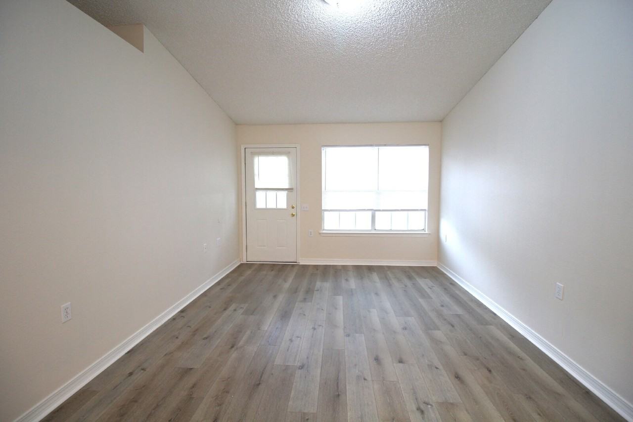 8505 Nantucket Pl - Photo 3 of 13