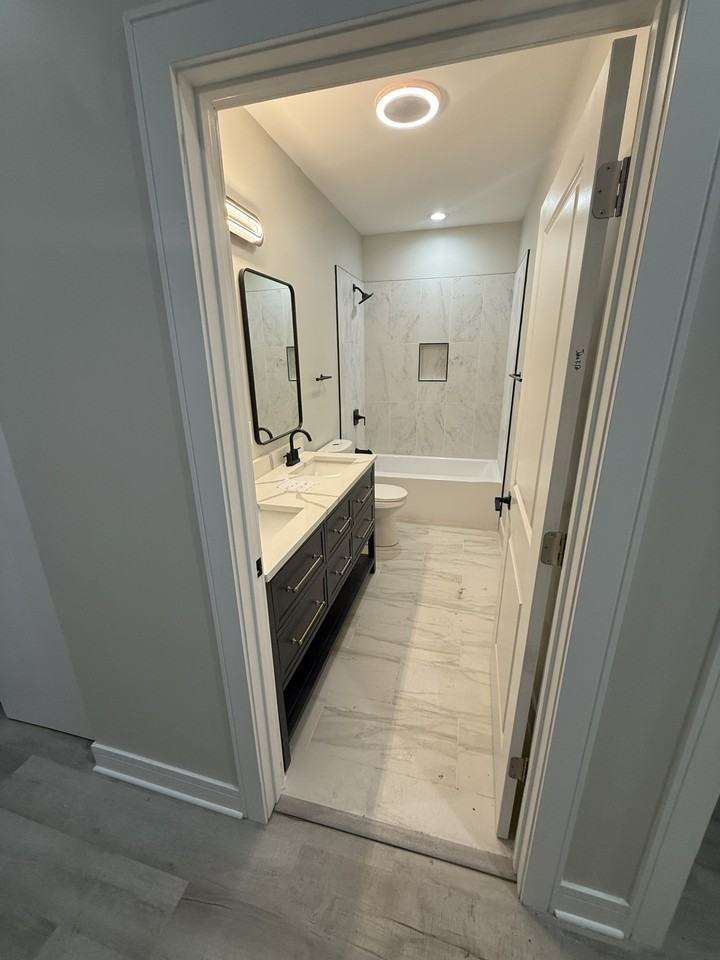 2933 W Lexington St #1 - Photo 6 of 7