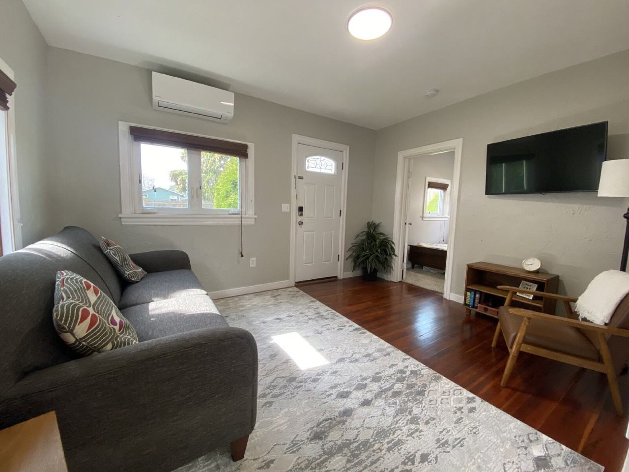 2318 Pacific St - Photo 3 of 12