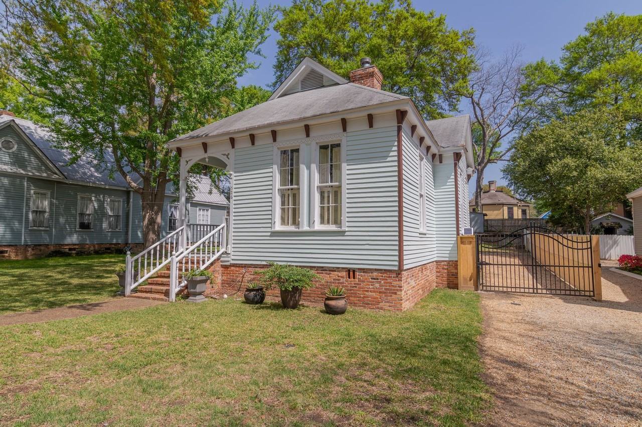 526 Broadway - Photo 3 of 31