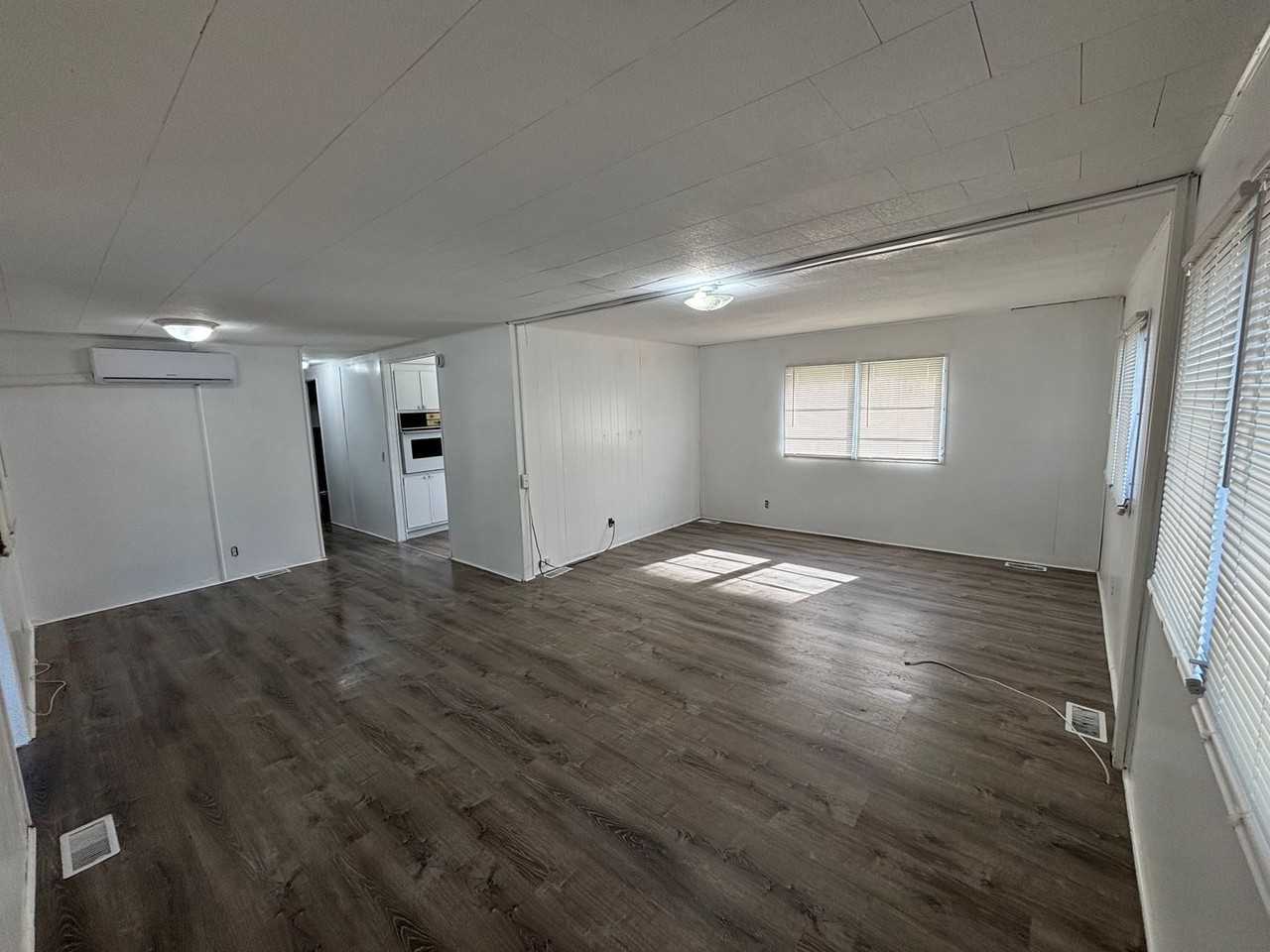 106 52nd Avenue Plaza West - Photo 3 of 19