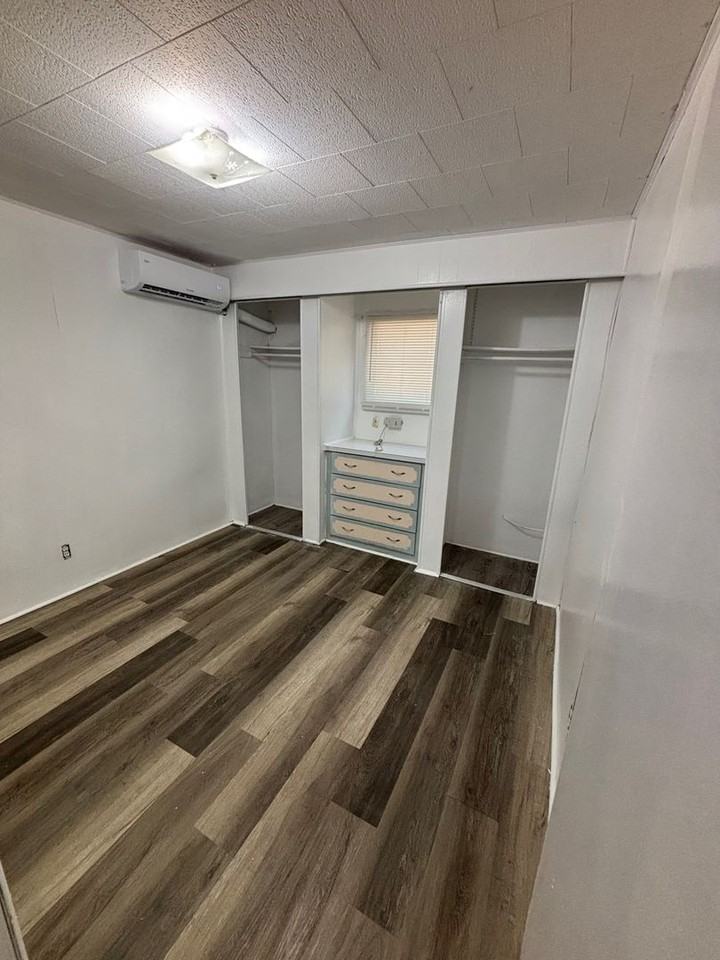 106 52nd Avenue Plaza West - Photo 5 of 19