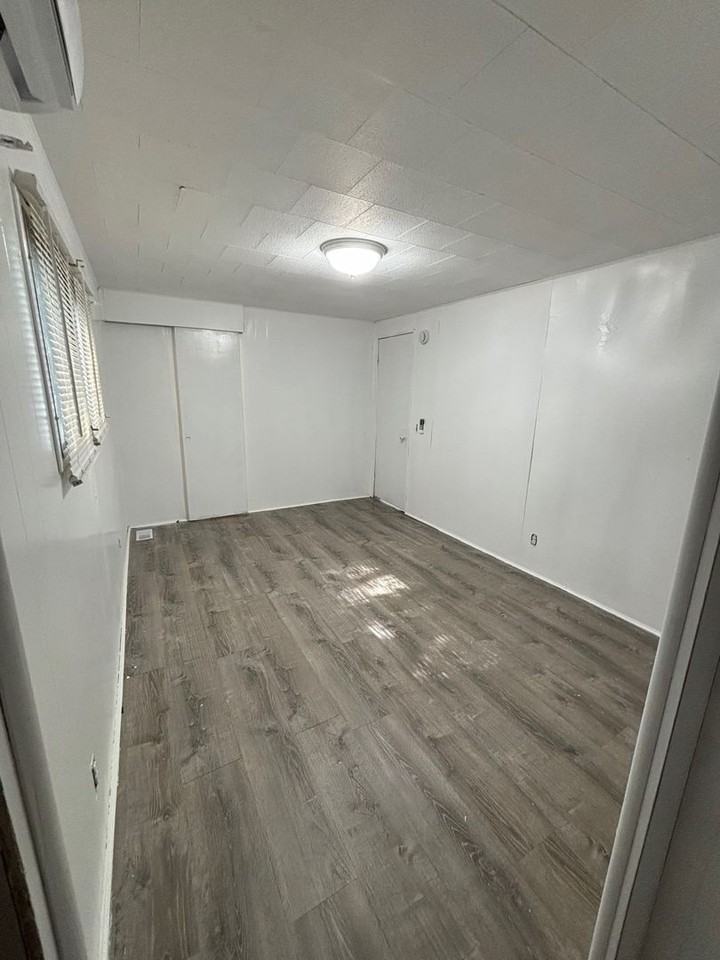 106 52nd Avenue Plaza West - Photo 6 of 19