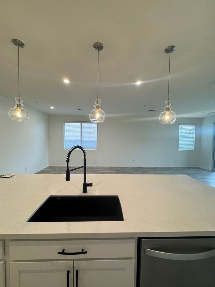 33340 N 132nd Dr - Photo 5 of 30