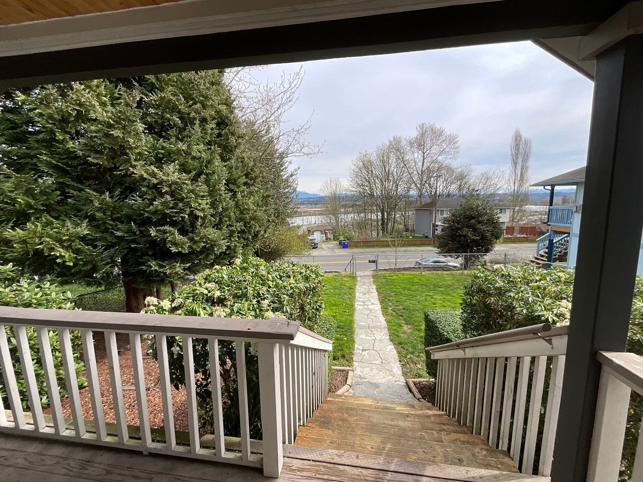 2120 E Grand Ave - Photo 2 of 25