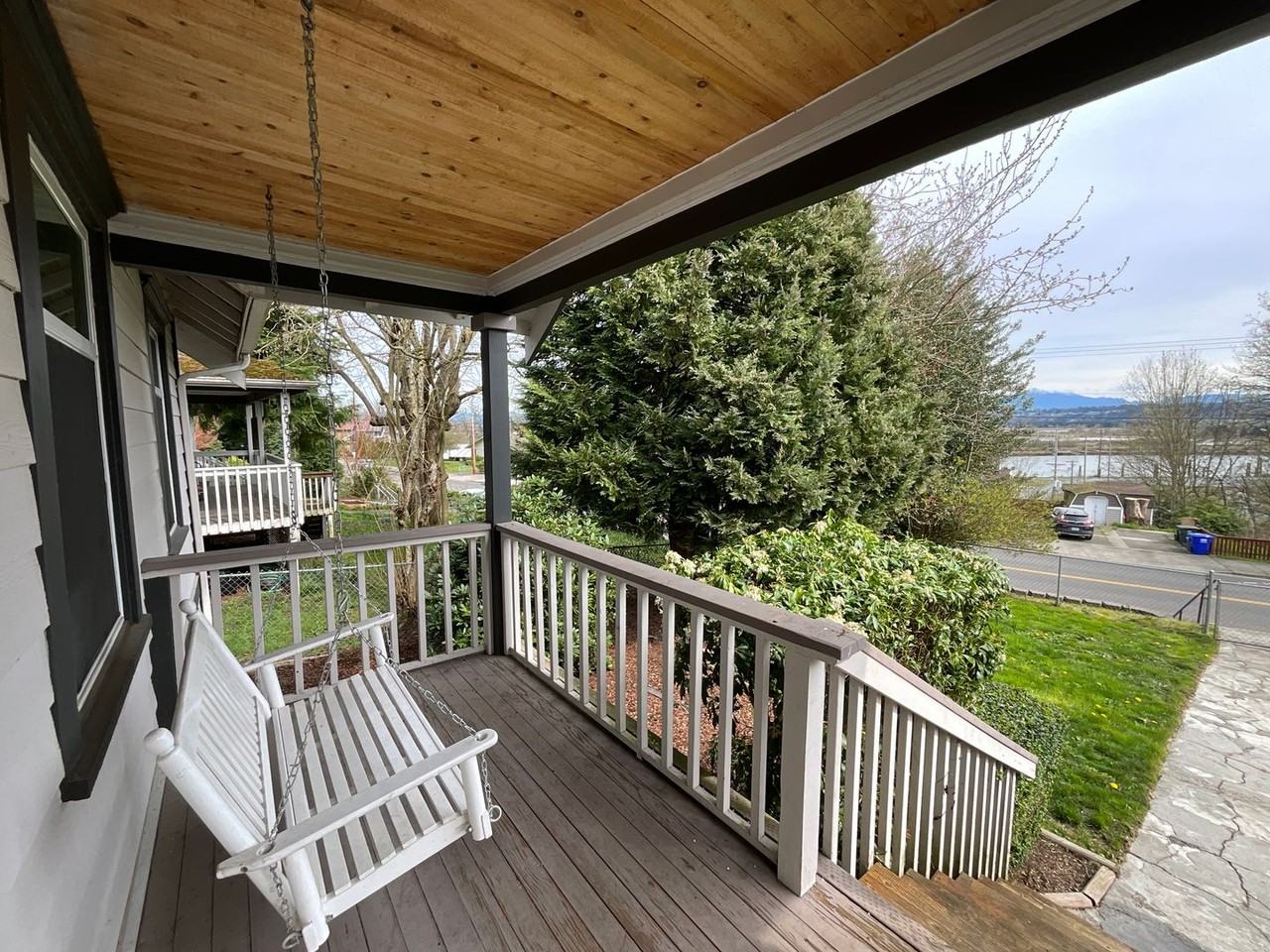 2120 E Grand Ave - Photo 3 of 25