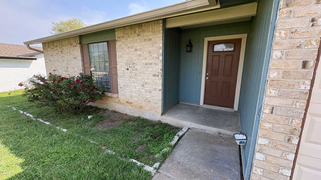 2201 Silver Spur - Photo 2 of 29